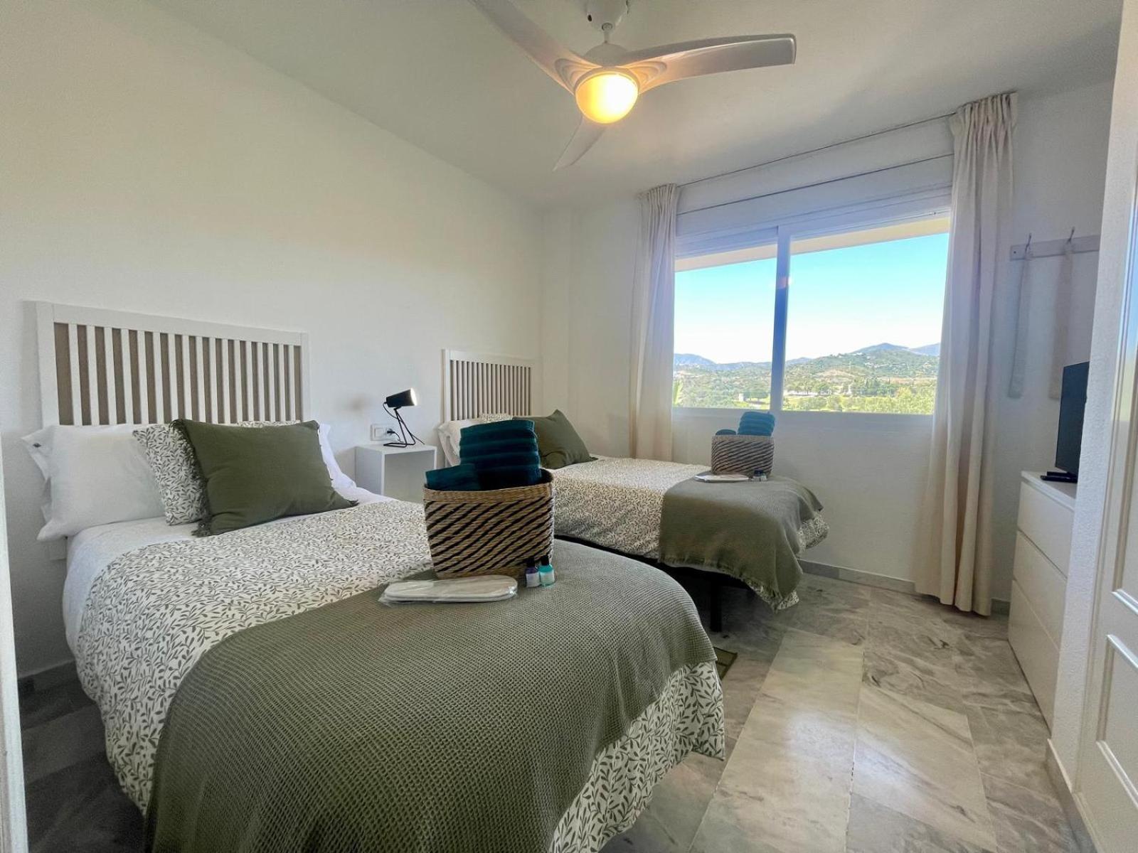 Solguest Apartamento II Napoleon Vistas Espectaculares!!! Marbella Habitación foto